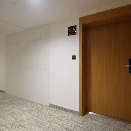 Westin House 215 * كولوبرزيغ