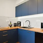 Westin House 215 דירה